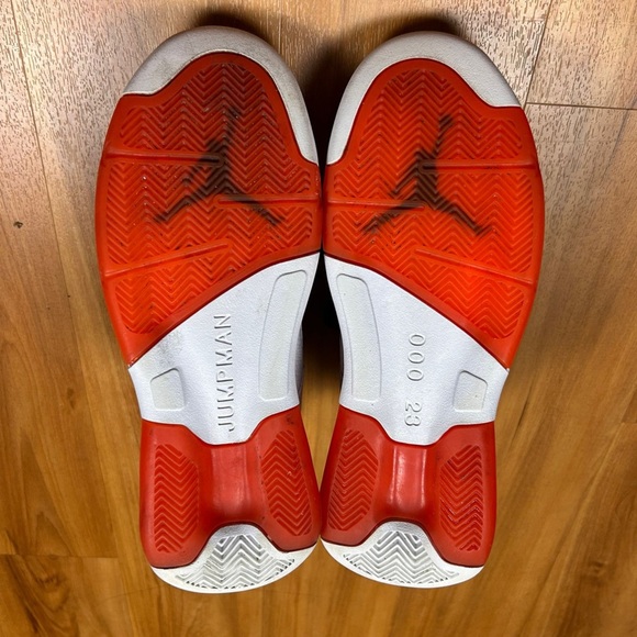 Nike Air Jordan Maxin 200, Men’s Shoes Orange and Black CD6107-108 Size 11 - Picture 3 of 9